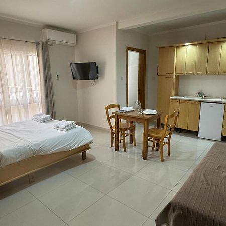 The Triton Aparthotel Σεντ Πόλς Μπέι Εξωτερικό φωτογραφία