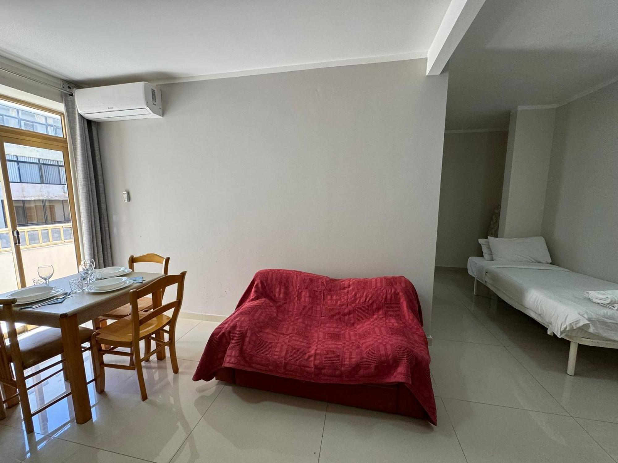 The Triton Aparthotel Σεντ Πόλς Μπέι Εξωτερικό φωτογραφία