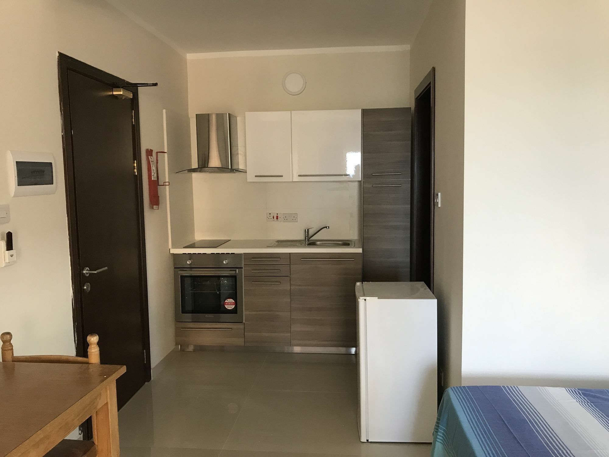 The Triton Aparthotel Σεντ Πόλς Μπέι Εξωτερικό φωτογραφία