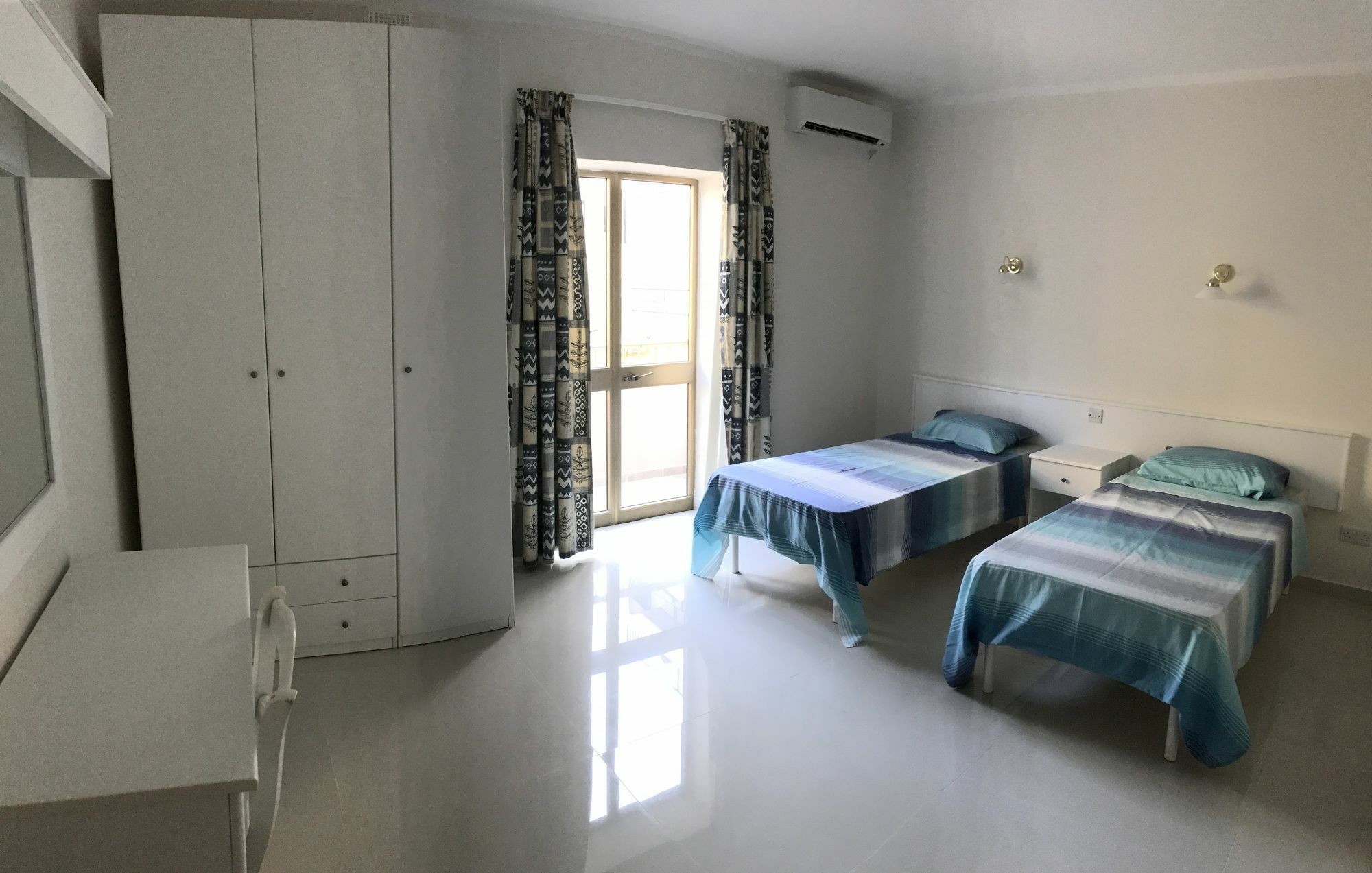 The Triton Aparthotel Σεντ Πόλς Μπέι Εξωτερικό φωτογραφία