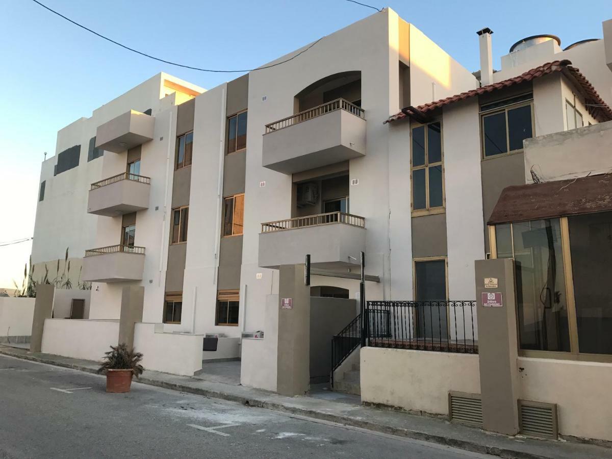 The Triton Aparthotel Σεντ Πόλς Μπέι Εξωτερικό φωτογραφία